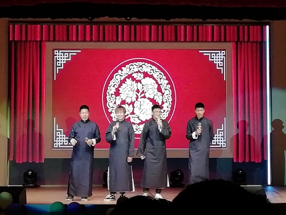 我院经管系剧演社举办周年专场演出 (2).jpg