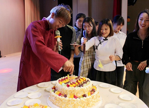 我院经管系剧演社举办周年专场演出 (6).jpg